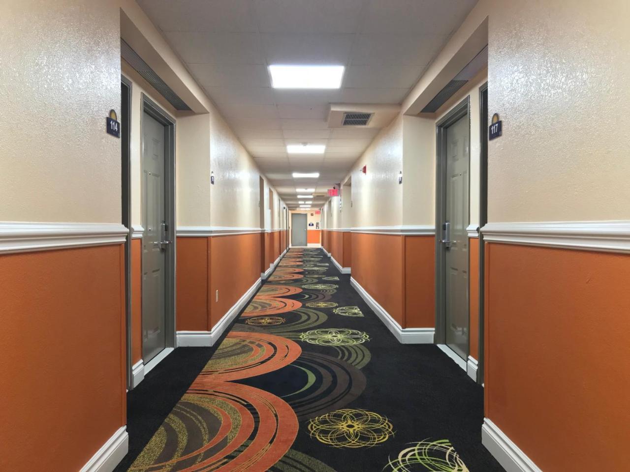 Days Inn By Wyndham San Antonio Airport Экстерьер фото